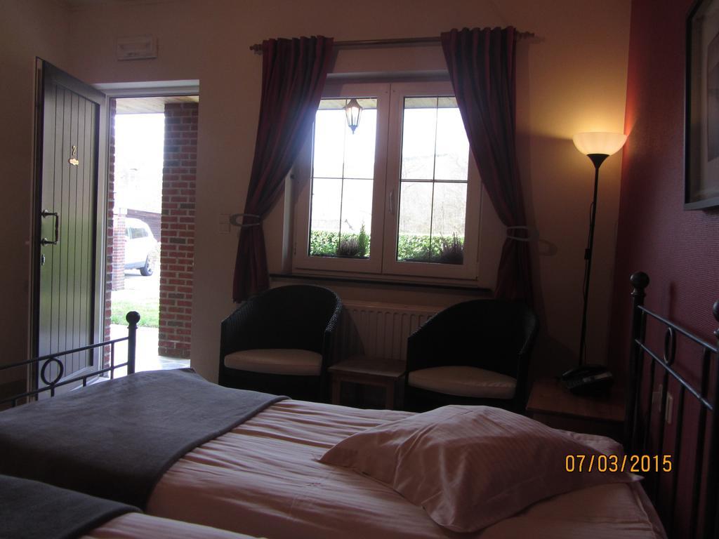 Auberge De La Lesse Celles  Room photo
