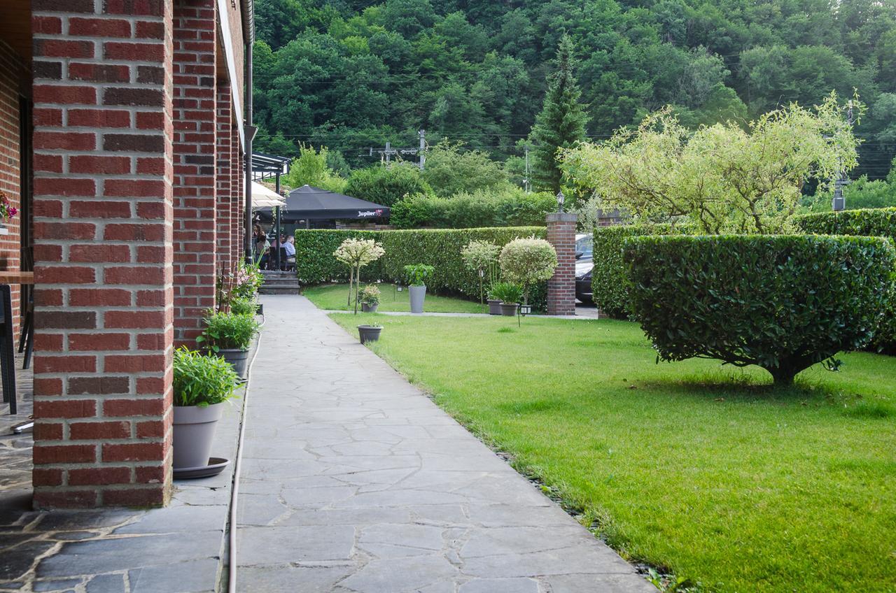 Auberge De La Lesse Celles  Exterior photo